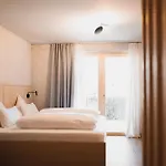 Haus Jausern Hotel 4*