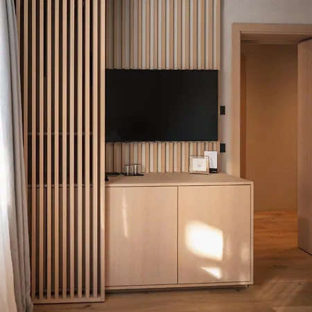 Haus Jausern Отель 4*