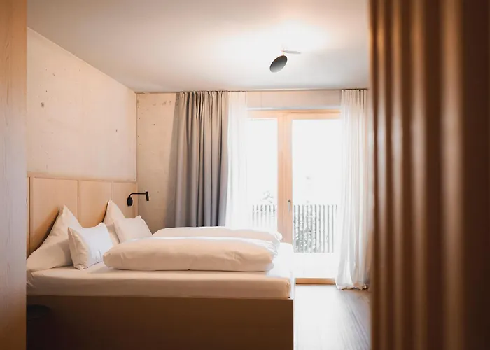 Haus Jausern Hotel 4*