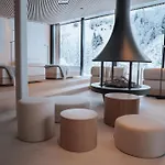 Haus Jausern 호텔 4*