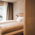 Haus Jausern 호텔 4*
