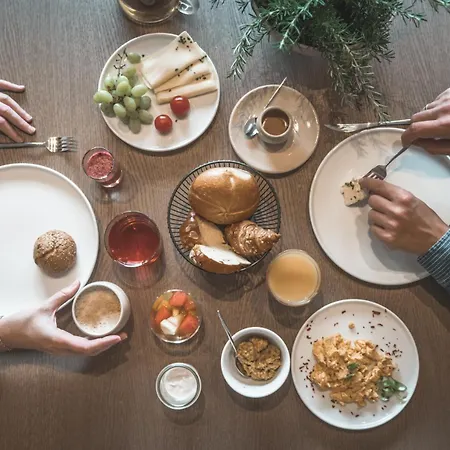 Hotel Haus Jausern 4*