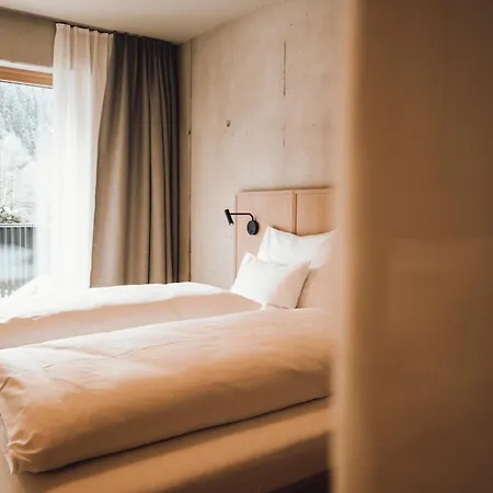 Haus Jausern Hotel 4*