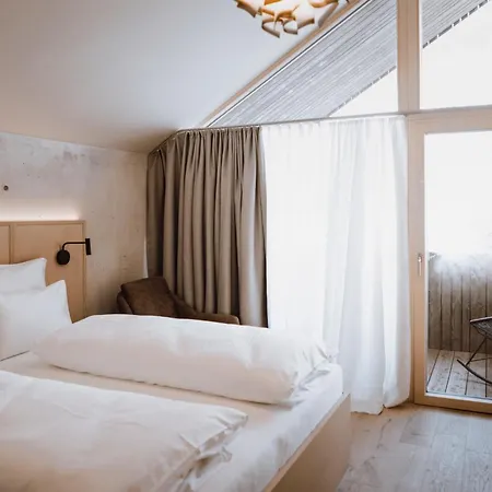 Hotel Haus Jausern 4*